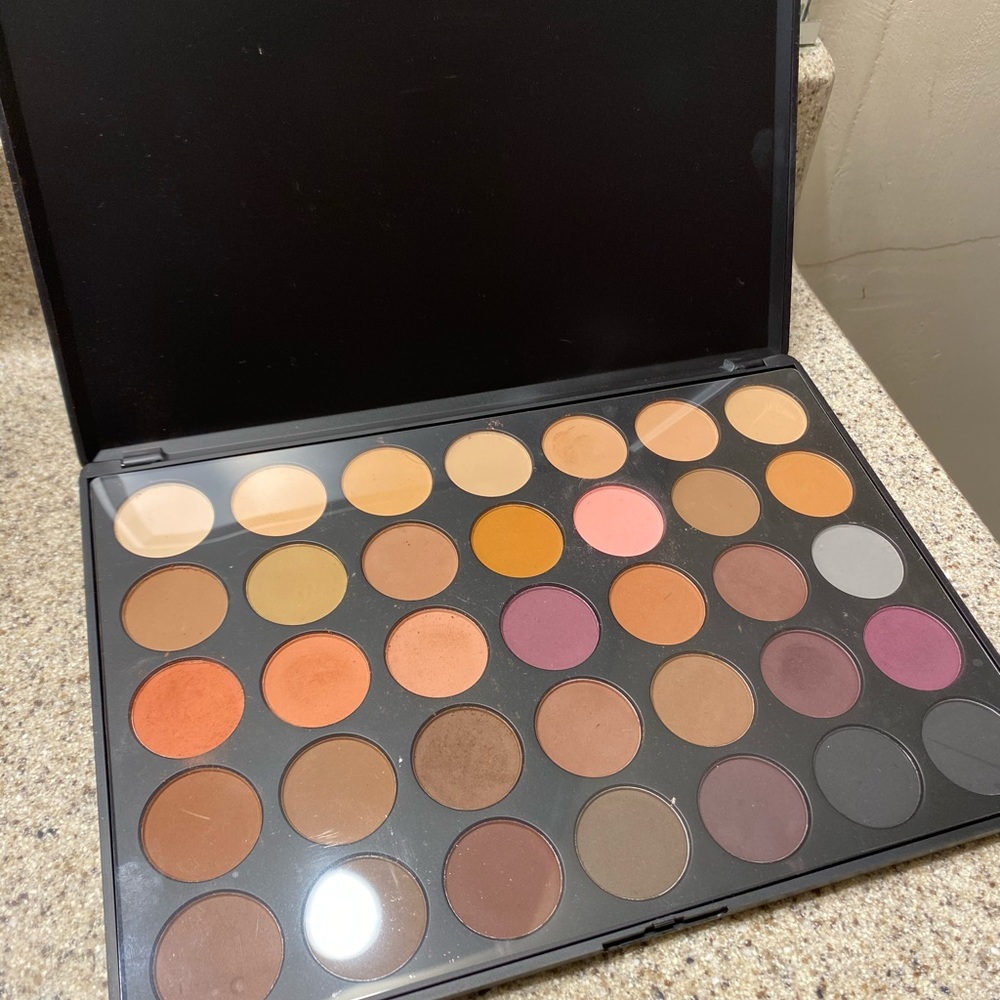Eye shadows